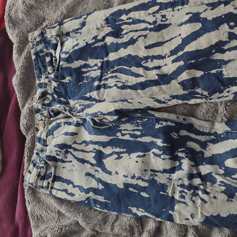 Acid wash shein straight leg jeans Large
